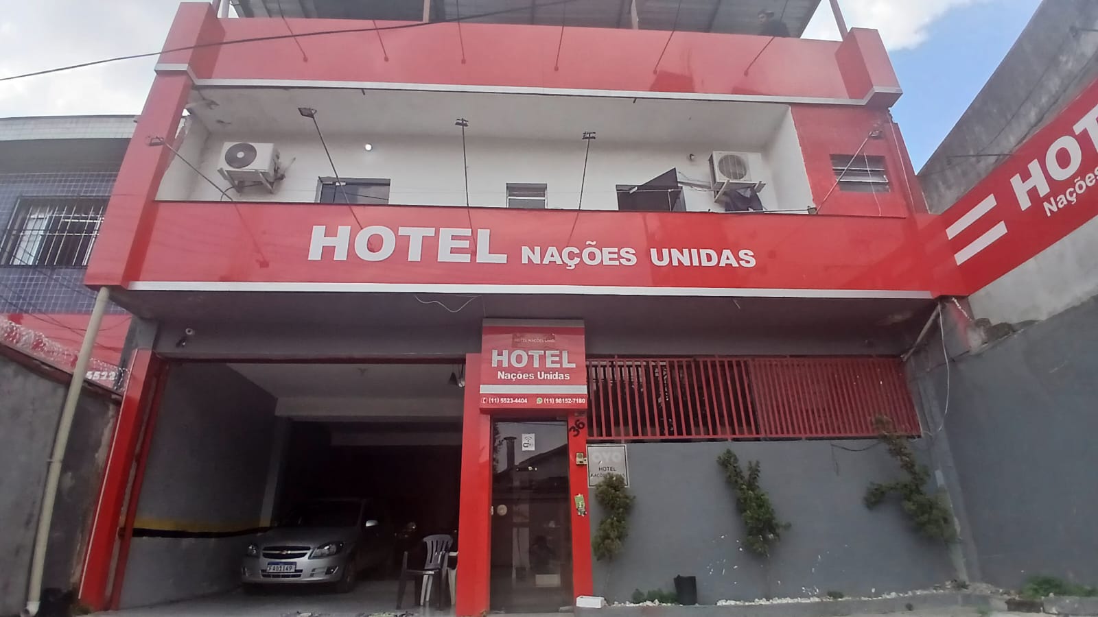 Fachada do Hotel Nações Unidas com estacionamento e recepção 24h em São Paulo